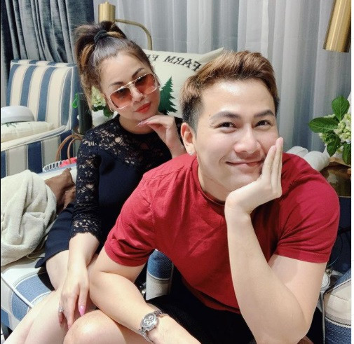 Vợ chồng Khánh Thi, Phan Hiển tình tứ trên sa mạc ảnh 8