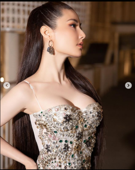 Diễm My 9x khoe ngực đầy nóng bỏng 'đốt mắt' dân mạng ảnh 2