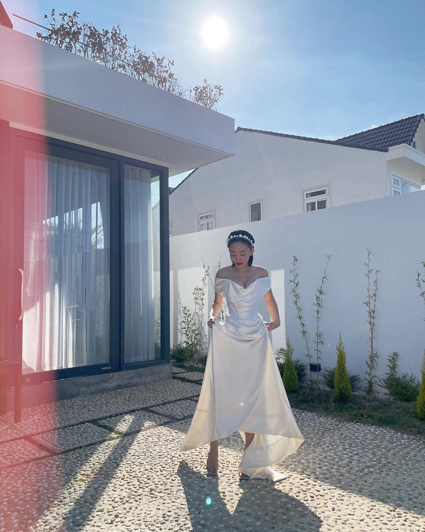 Khánh Thi chia sẻ quan điểm về việc hẹn hò với người kém nhiều tuổi ảnh 12