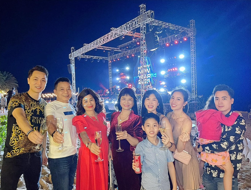 Mẹ bầu Bảo Thanh rạng rỡ sánh đôi bên Quốc Trường, Hương Giang tung ảnh nóng bỏng ảnh 7