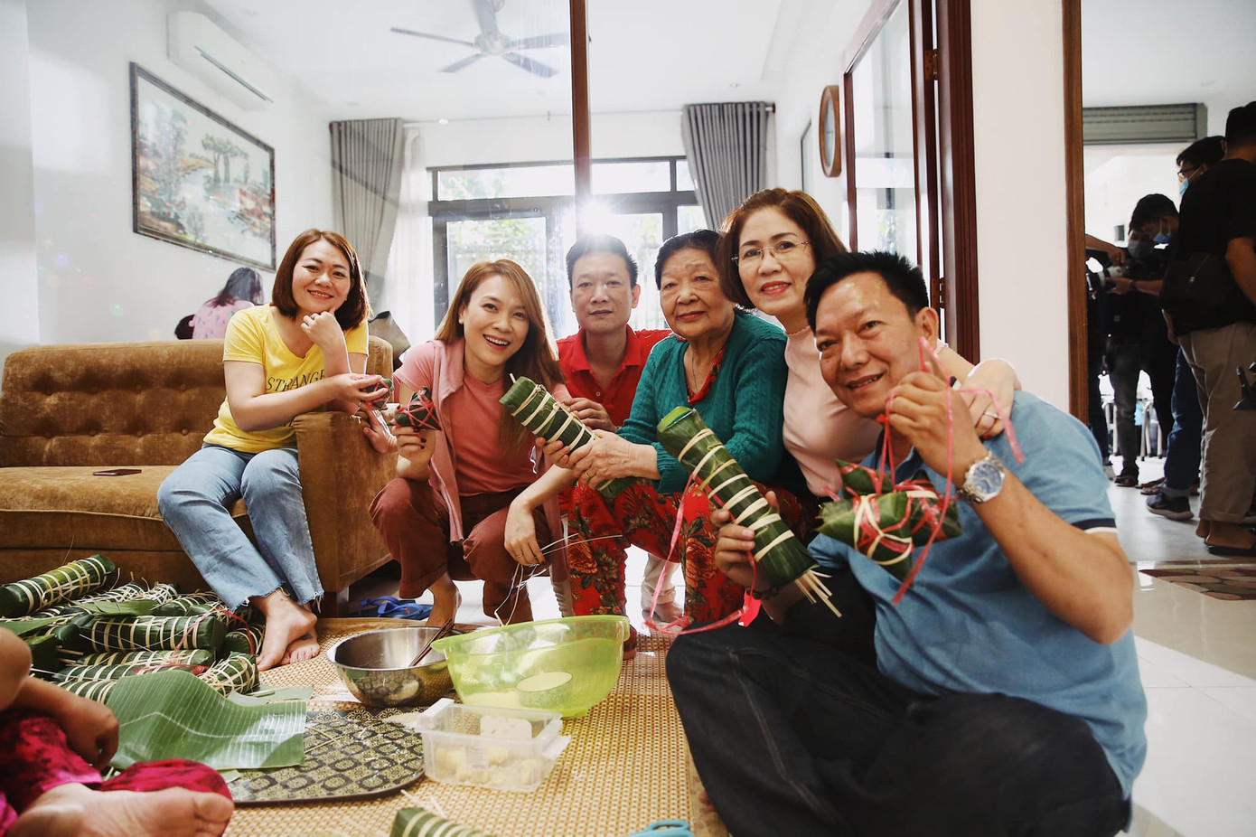 SAO VIỆT 30 TẾT: NSND Công Lý khoe mâm cúng đầy đủ, Như Quỳnh rạng rỡ đón xuân Tân Sửu ảnh 12