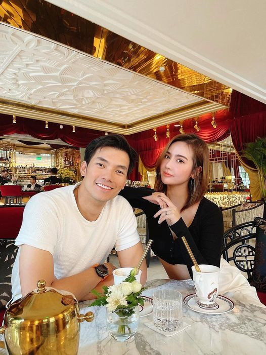 Hồng Đăng tình tứ ngọt lịm bên bà xã ảnh 2