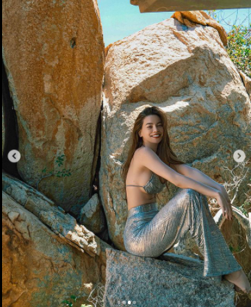 Hồ Ngọc Hà tung ảnh bikini khoe ngực đầy eo thon gây 'bão' fan ảnh 2