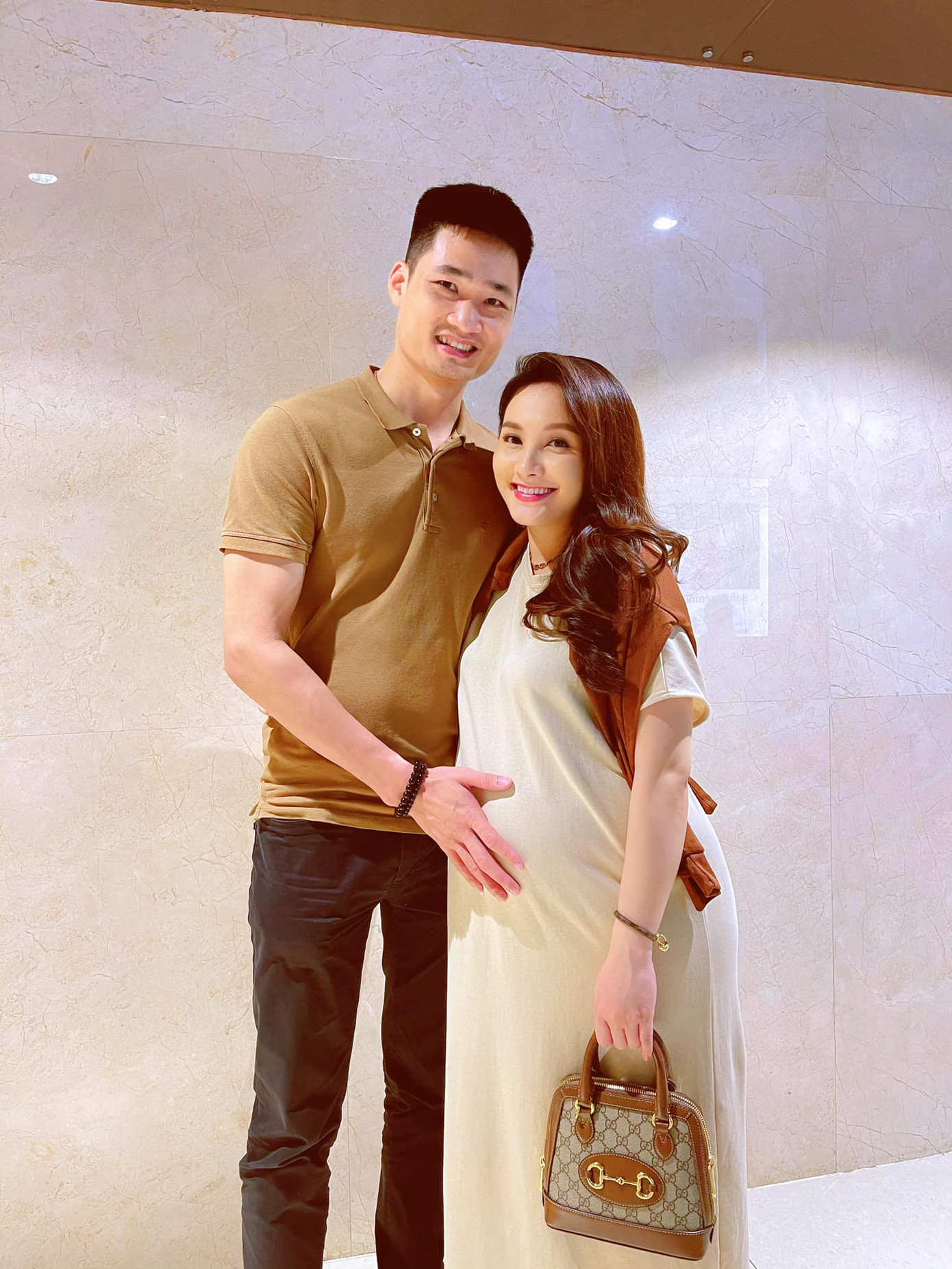 Khán giả 'lịm tim' trước ngoại hình soái ca khác lạ của danh hài Hoài Linh ảnh 3