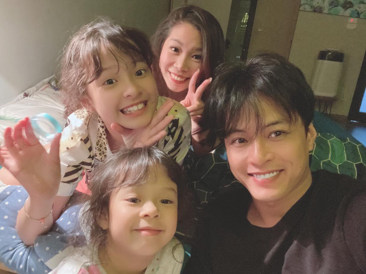 Khán giả 'lịm tim' trước ngoại hình soái ca khác lạ của danh hài Hoài Linh ảnh 10