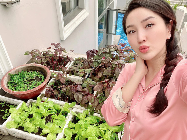 Hồng Diễm lên đồ cực 'ngầu' trong quán bar ảnh 3