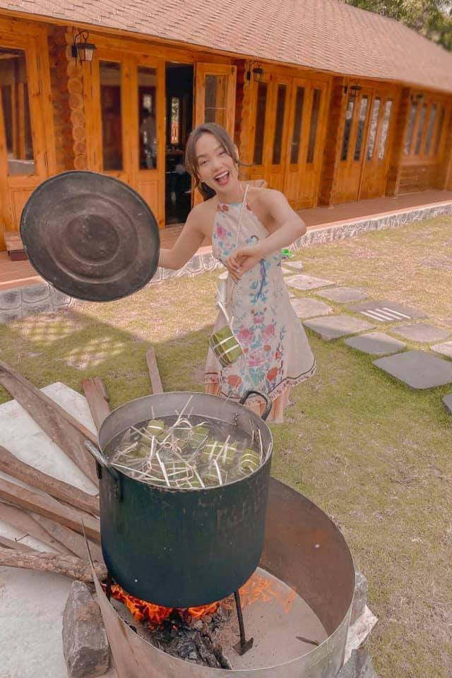 SAO VIỆT 29 TẾT: Nam Thư trào nước mắt: '10 năm rồi không về ăn Tết' ảnh 10