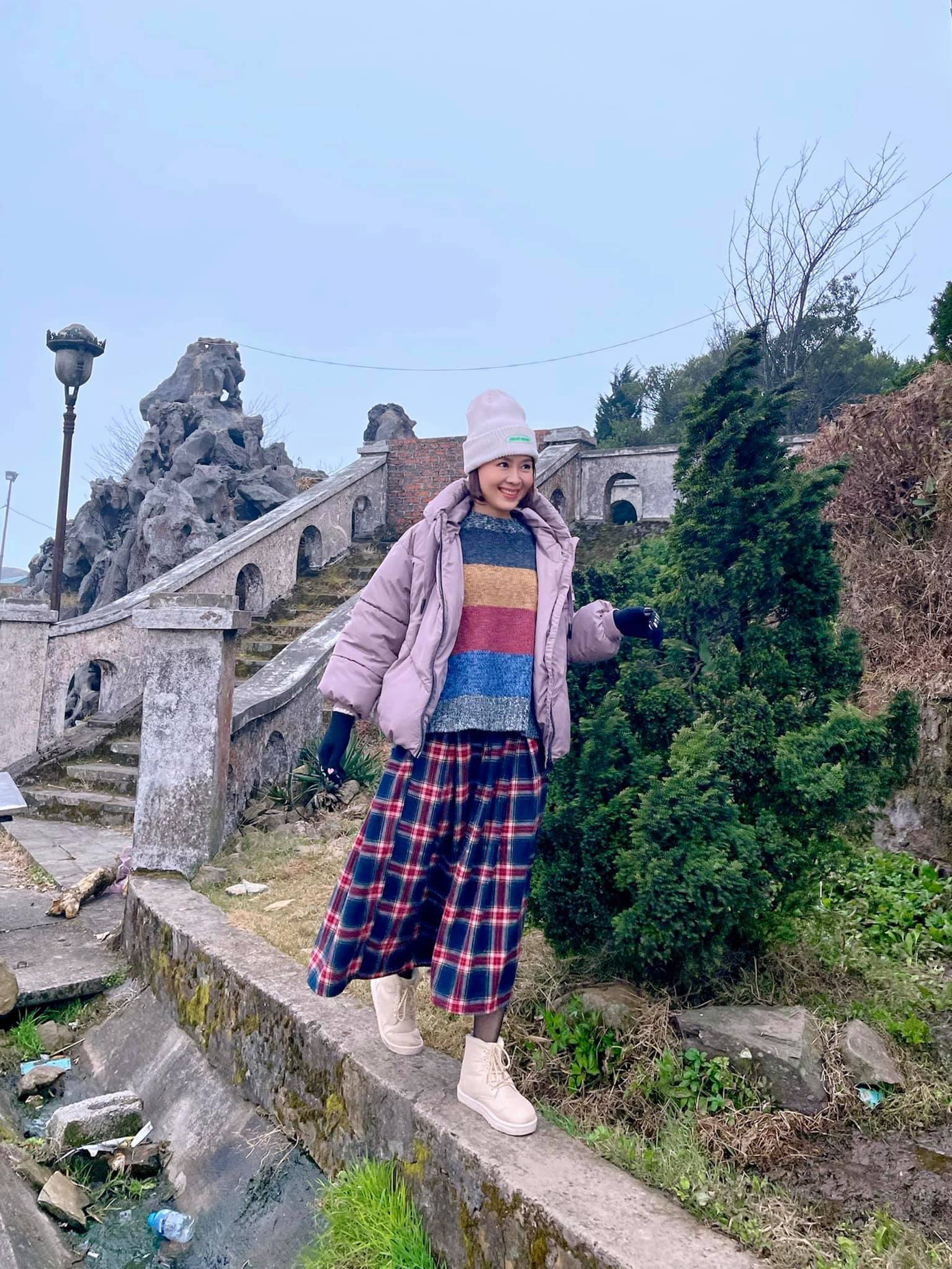 Khán giả phản ứng khi Hà Hồ vừa làm vừa ôm con ngủ gật ảnh 3