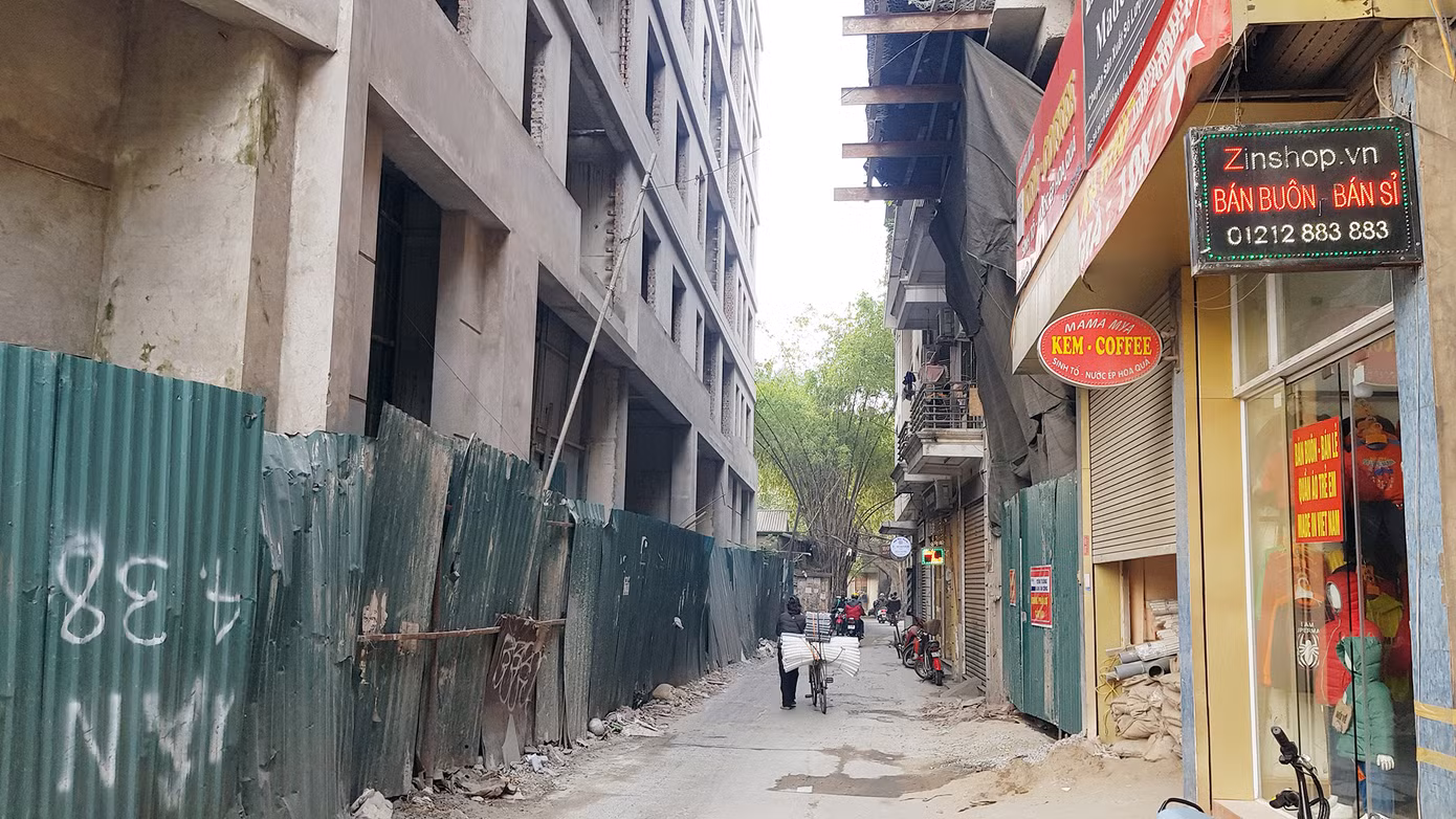 Bí ẩn khu nhà ở cán bộ bỏ hoang trên đất 'kim cương' Hà Nội ảnh 11