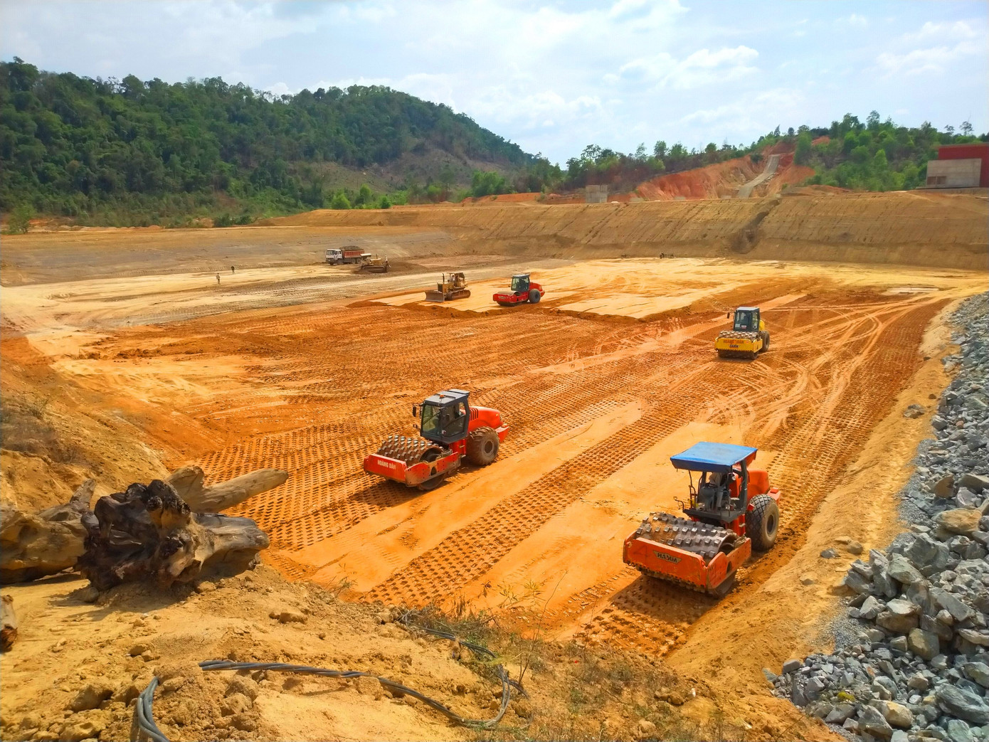 Đẩy nhanh tiến độ giải ngân vốn và ứng phó mưa lũ tại công trình thủy lợi Đắk Lắk ảnh 2