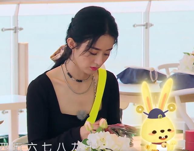 Ngày càng xinh đẹp, Triệu Lệ Dĩnh liên tục bị chê ‘kém sang’ vì thói quen vô duyên ảnh 4