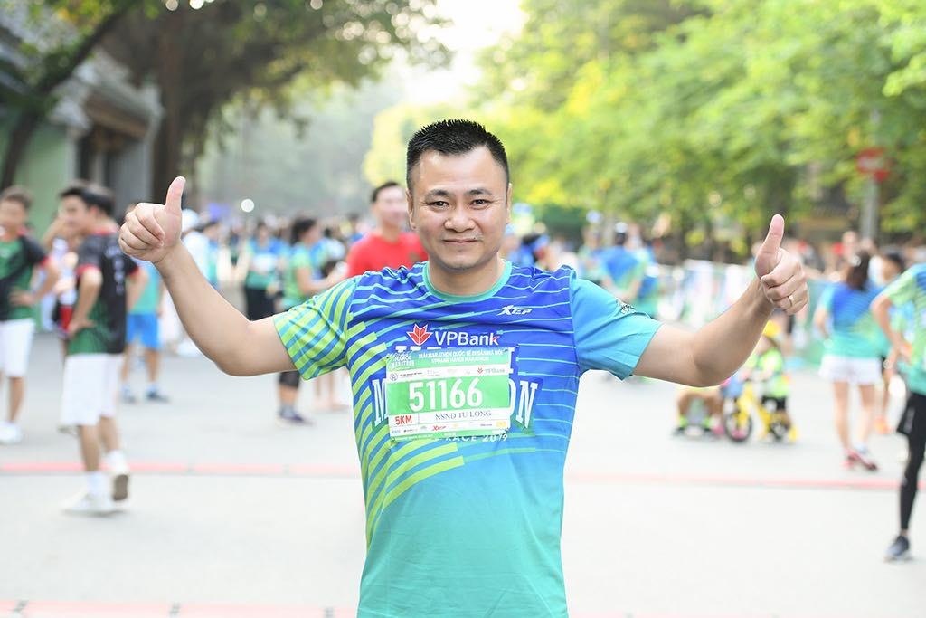 Dàn nghệ sĩ nổi tiếng Việt Nam thi chạy VPBank Hanoi Marathon ở Hồ Gươm ảnh 2