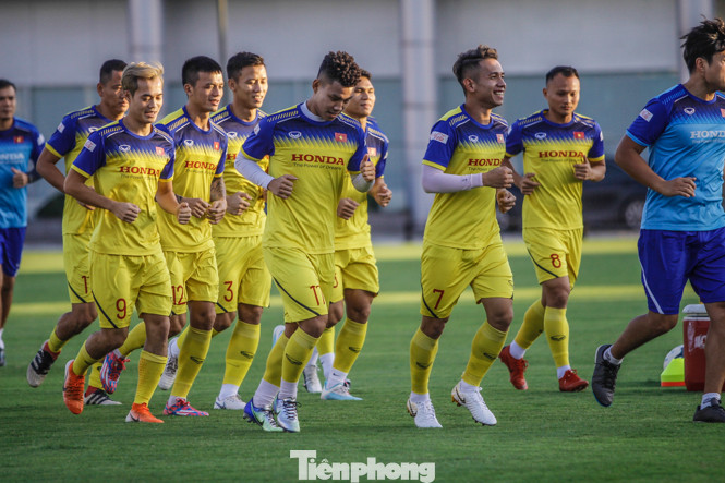 Tuyển Việt Nam vắng nửa quân số trong buổi tập đầu tiên ảnh 6