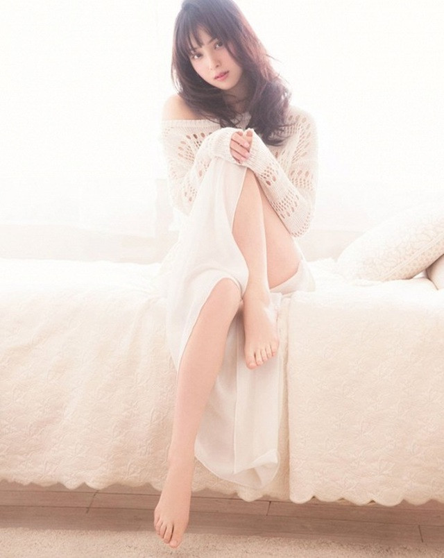 Vẻ ngoài hoàn hảo và gợi cảm của mỹ nhân hàng đầu Nhật Bản bị chồng lừa dối - 15