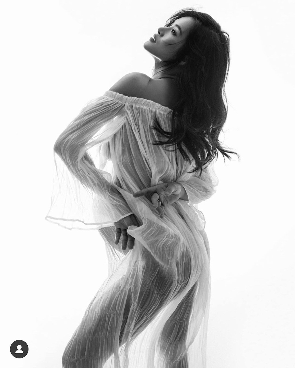 “Qua mặt” Hồ Ngọc Hà, Đông Nhi giờ mới là bà bầu nóng bỏng và quyến rũ bậc nhất V-biz ảnh 4