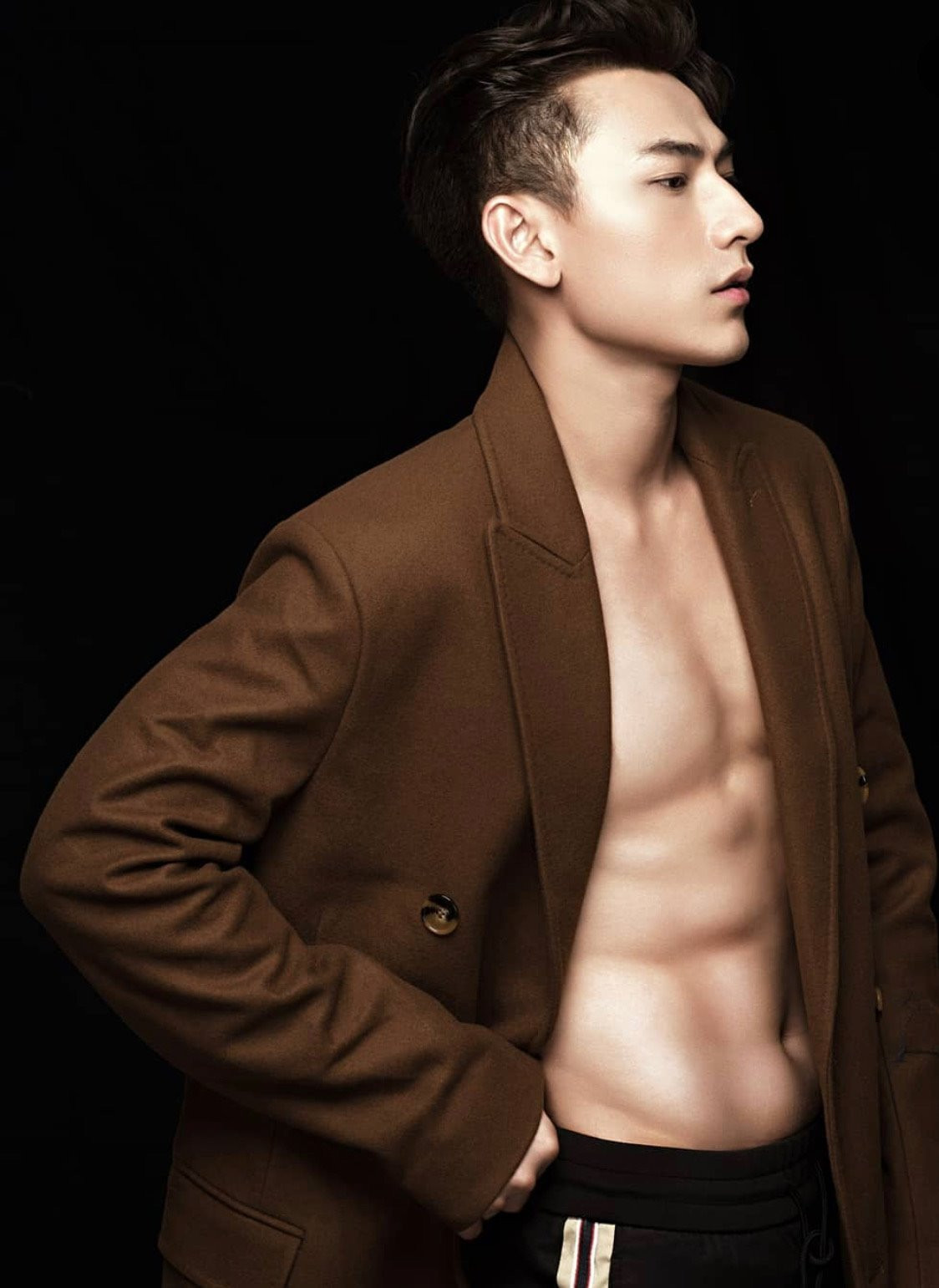 “Nam thần” Issac: Cần một “bến đỗ sự nghiệp” vì không muốn đối phương phải khổ ảnh 11