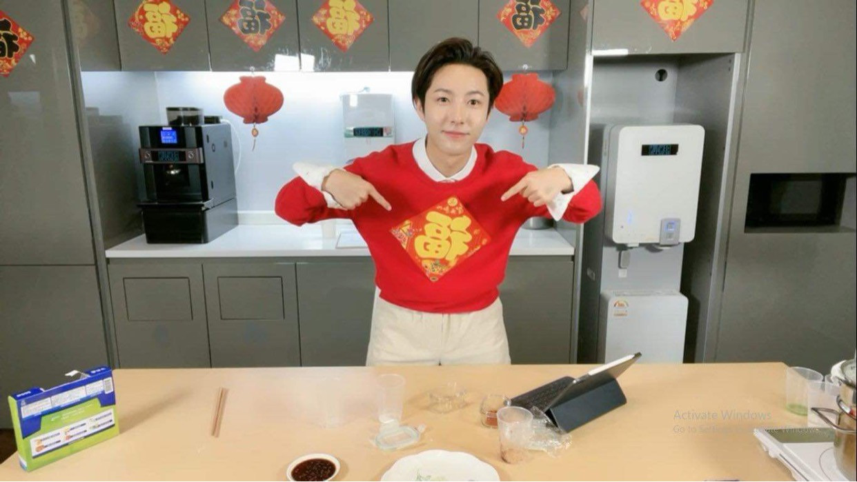 Khi “sao” Hàn đón Tết nguyên đán, hóa ra cũng không có "ngoại lệ" ngoài "bình thường mới" ảnh 12