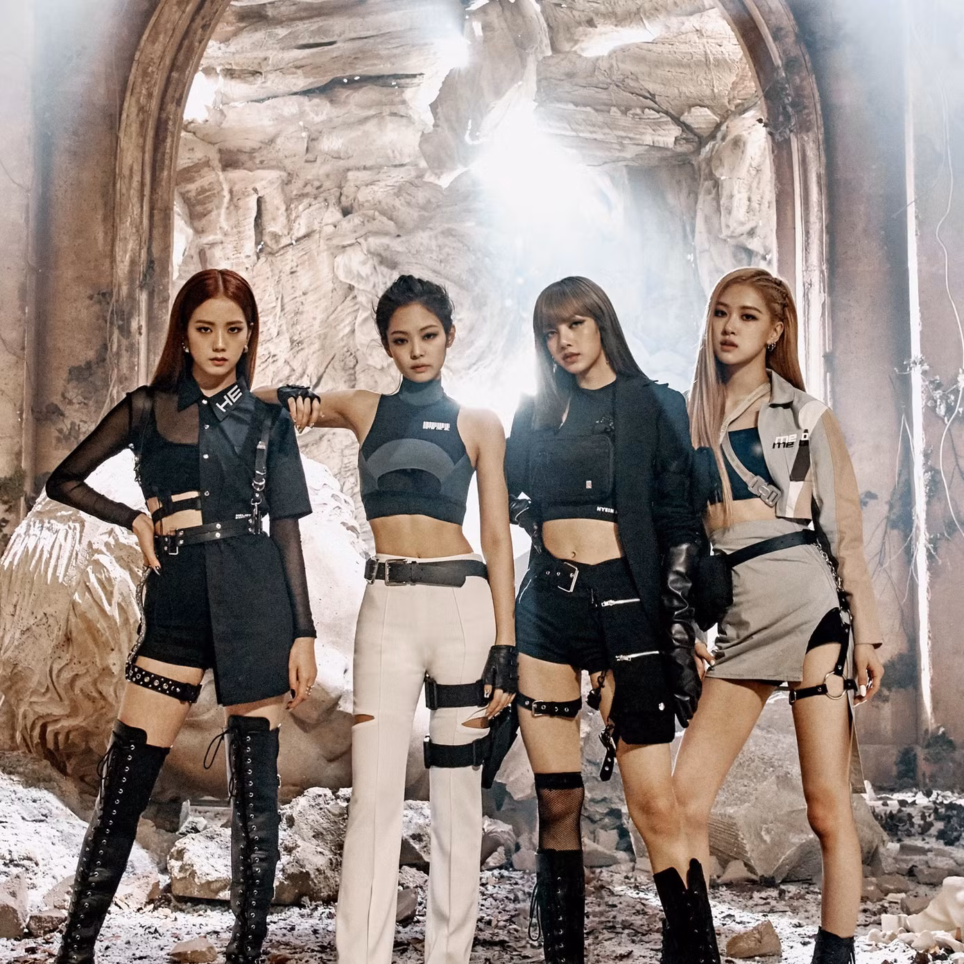 Black Pink vượt mặt BTS chỉ nhờ 1 chiến thuật đơn giản; Yuna (cựu thành viên của AOA) thành cô giáo dạy yoga ảnh 5