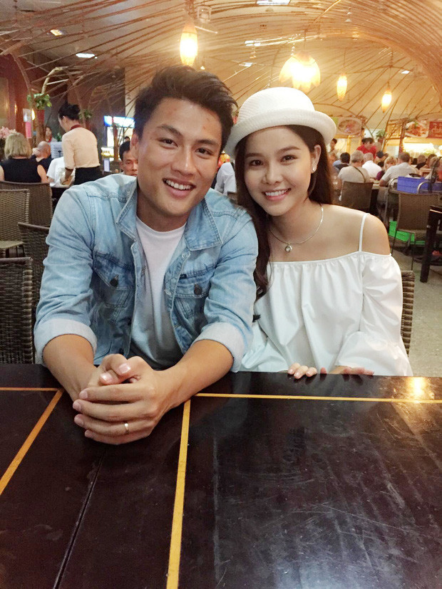 Hành trình yêu gian nan và cái kết cực ngọt của Mạc Hồng Quân và Kỳ Hân: Từ ồn ào tình tay ba đến hạnh phúc viên mãn sau 4 năm kết hôn - Ảnh 4. Hành trình yêu gian nan và cái kết cực ngọt của Mạc Hồng Quân và Kỳ Hân: Từ ồn ào tình tay ba đến hạnh phúc viên mãn sau 4 năm kết hôn - Ảnh 4.