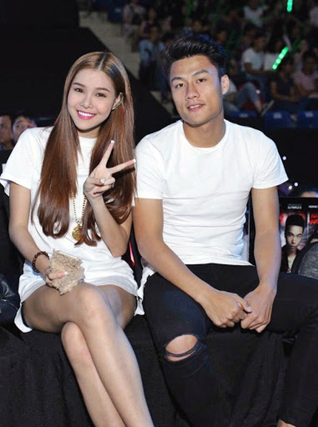 Hành trình yêu gian nan và cái kết cực ngọt của Mạc Hồng Quân và Kỳ Hân: Từ ồn ào tình tay ba đến hạnh phúc viên mãn sau 4 năm kết hôn - Ảnh 5. Hành trình yêu gian nan và cái kết cực ngọt của Mạc Hồng Quân và Kỳ Hân: Từ ồn ào tình tay ba đến hạnh phúc viên mãn sau 4 năm kết hôn - Ảnh 5.