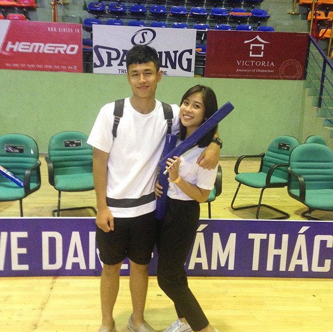 Chuyện y&#234;u xa của g&#225;i xinh v&#224; hot boy b&#243;ng rổ: Về nước chơi bất ngờ kh&#244;ng b&#225;o trước, bạn trai ng&#227; ngửa ra xong chạy trốn - Ảnh 2.