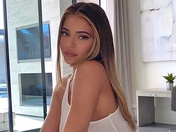 "Đột nhập" siêu biệt thự trị giá 36 triệu USD mới tậu của Kylie Jenner ảnh 1