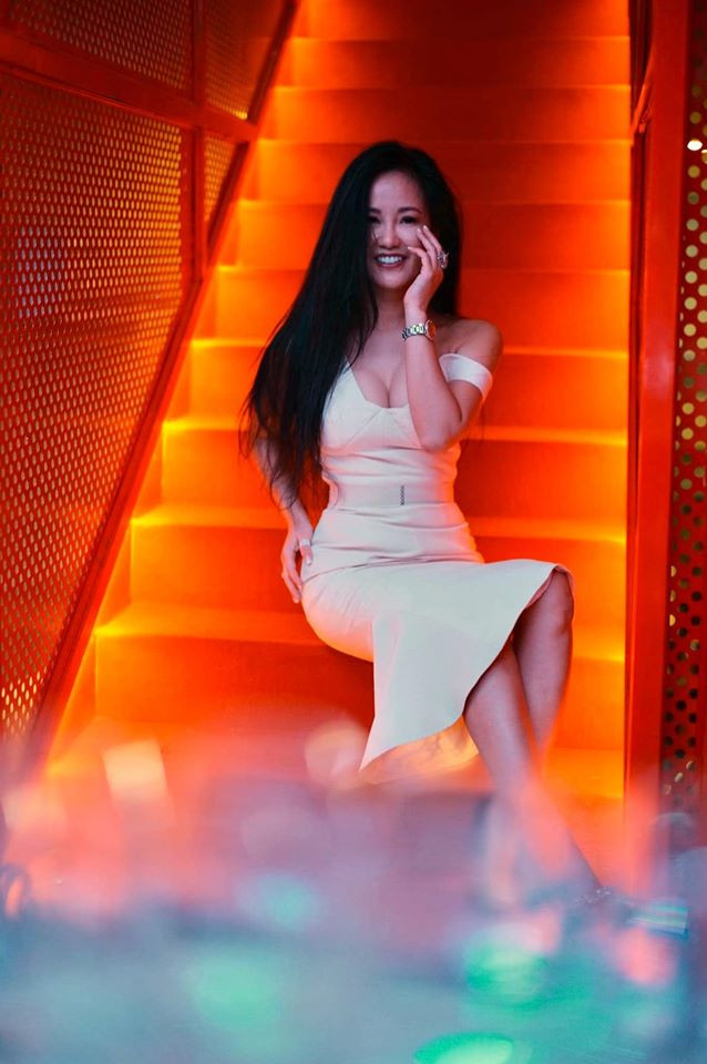 phan ung hong nhung khi livestream lo mat ban trai ngoai quoc song cung nha? hinh anh 4