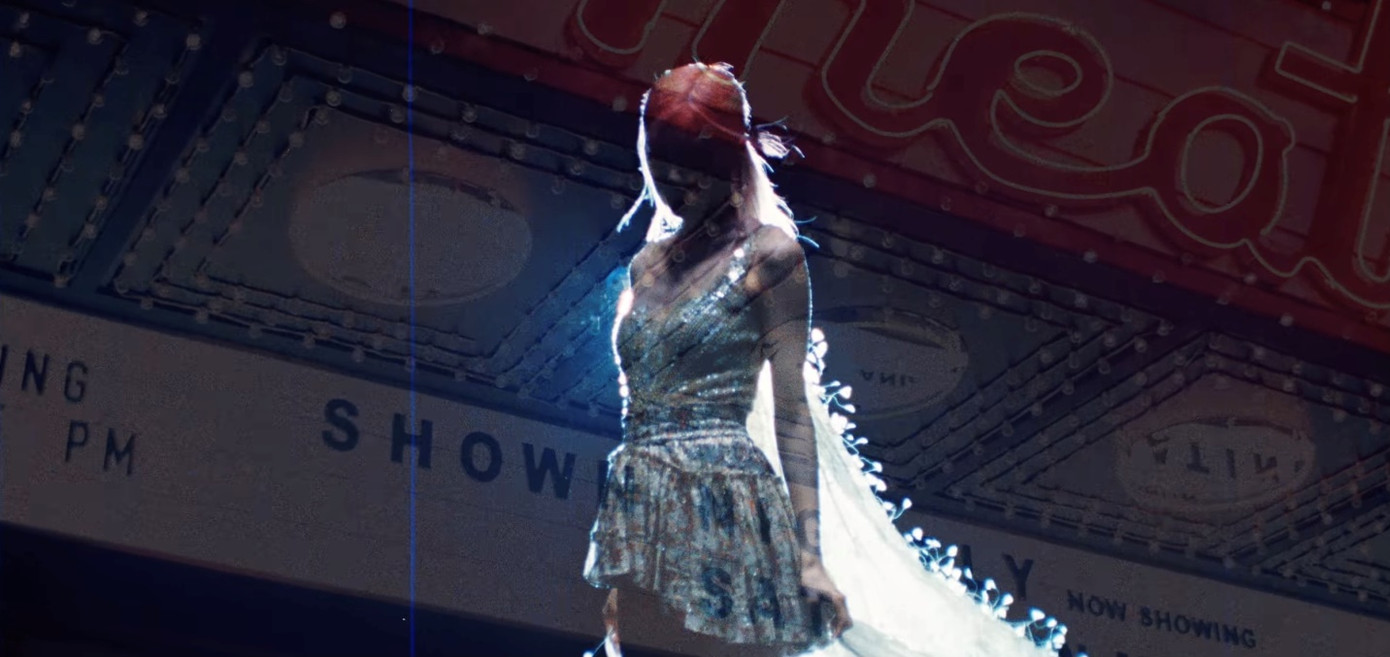 Rosé lần đầu thổ lộ tình cảm bằng lời với chiếc váy gần 300 triệu đồng của NTK Công Trí ảnh 6