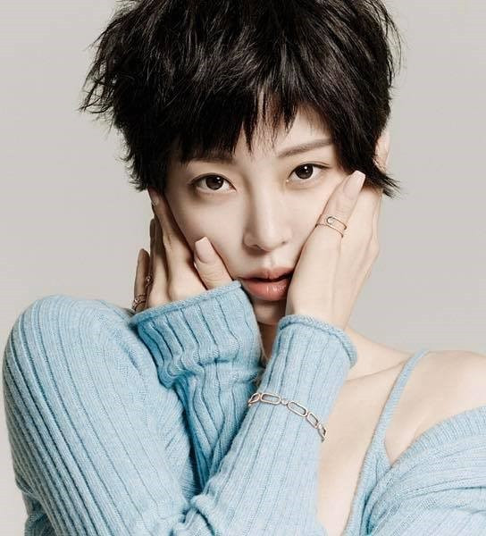 “Mỹ nữ tái sinh” lại gây sốc cho cư dân mạng với ngoại hình mới lạ; TXT sẽ trở thành DJ ảnh 4