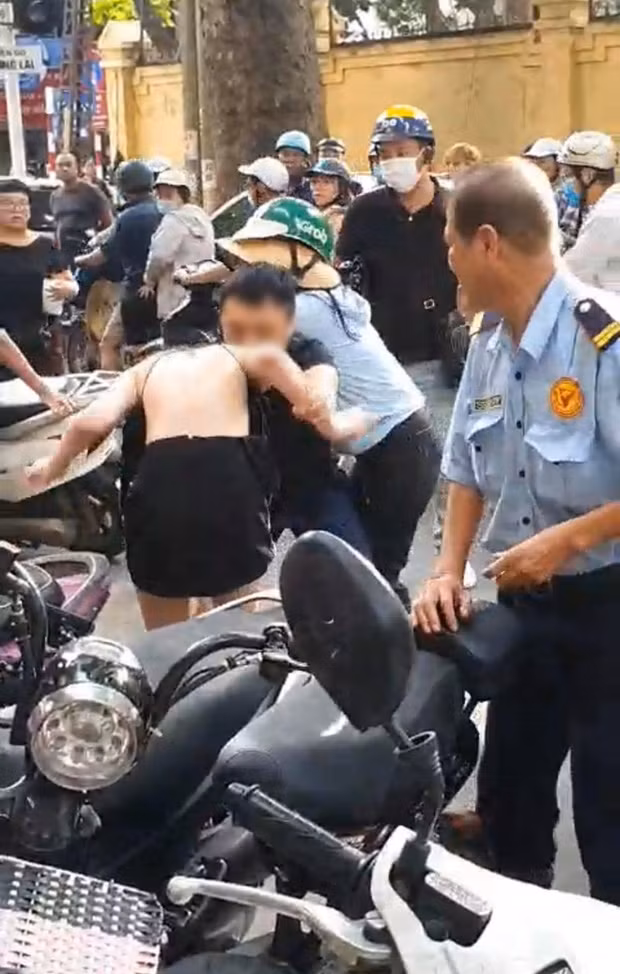 Hot: Những “xế hộp” sau một đêm bỗng chốc nổi tiếng vì “tiểu tam“ ảnh 4