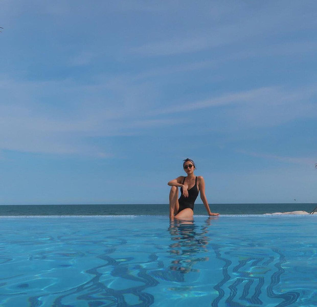 Hội bạn sang chảnh của Hà Tăng - Tiên Nguyễn đồng loạt diện bikini khoe body, mẹ 2 con đốt mắt với vòng 1 căng tràn - Ảnh 6.