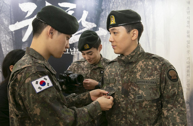 Hé lộ tin đồn về sự xuất hiện “cặp đôi đồng giới” đẹp nhất K-biz ảnh 3