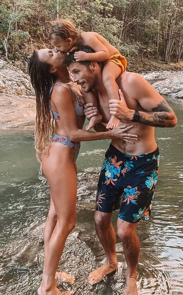 Ngắm “tuyệt tác” vòng 3 hoàn mỹ, gợi cảm của nữ vận động viên lướt ván “hot” nhất thế giới ảnh 10