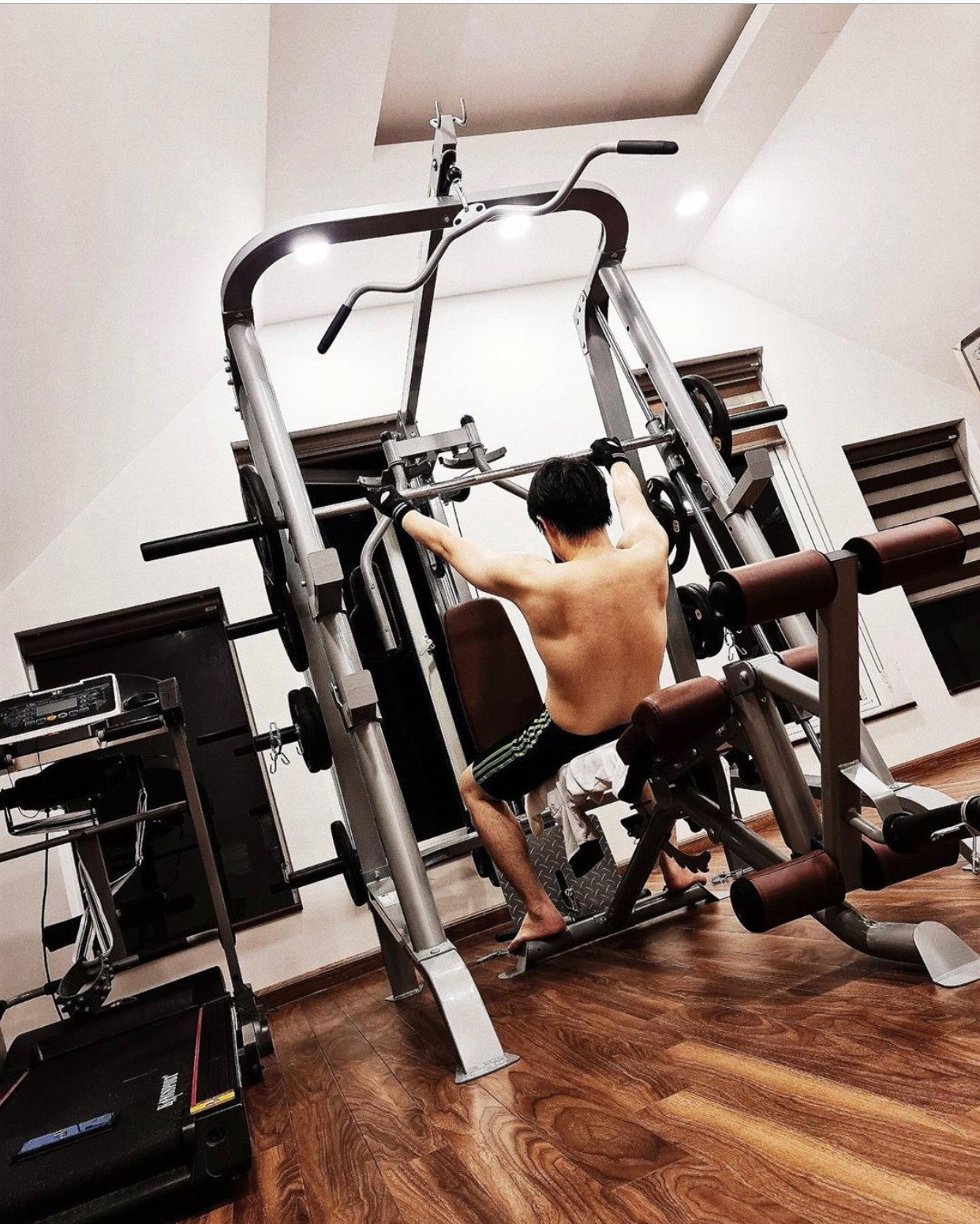 Showbiz Việt 15/7: Ninh Dương Lan Ngọc hở “bạo” khởi động Hè, Ngọc Trinh hóa “trẻ thơ“ ảnh 18