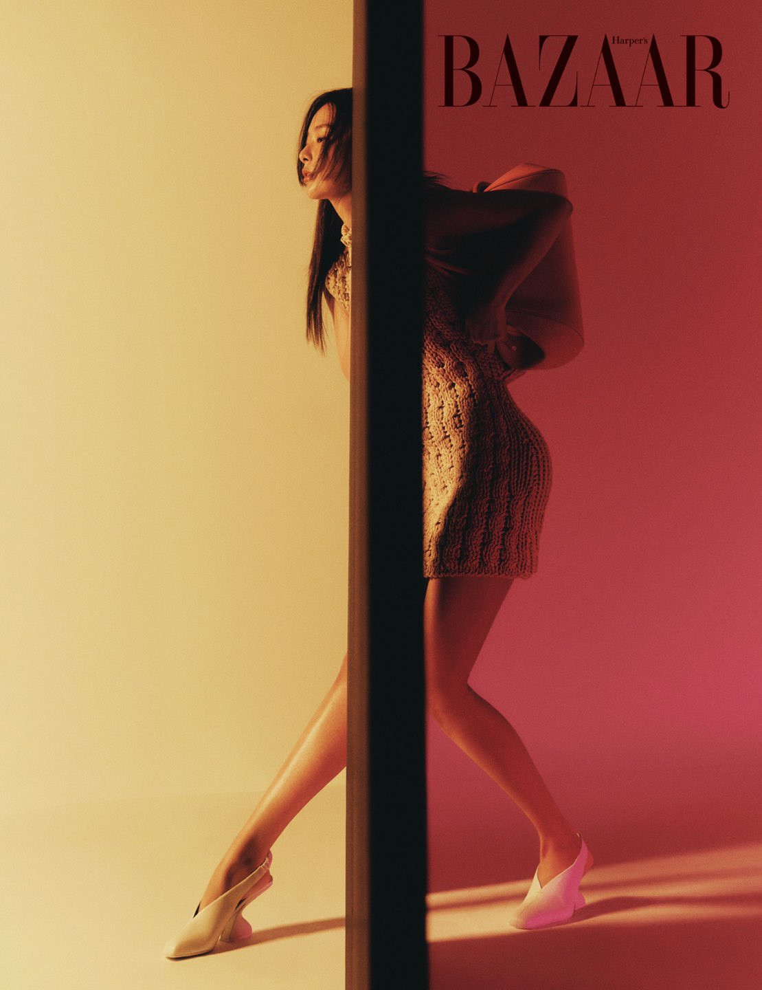 Seulgi (Red Velvet) diện trang phục Salvatore Ferragamo chuẩn hình mẫu của các nam thần tượng “người gặp người yêu“ ảnh 4