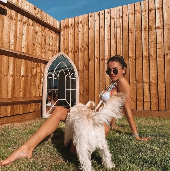 “Sốc nhiệt” với vóc dáng tuyệt vời của Amber Davies trong bộ đồ lót gợi cảm ảnh 5