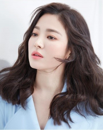 Song Hye Kyo “phản ứng” ra sao trước thông tin xác nhận hẹn hò của Hyun Bin và Son Ye Jin? ảnh 1