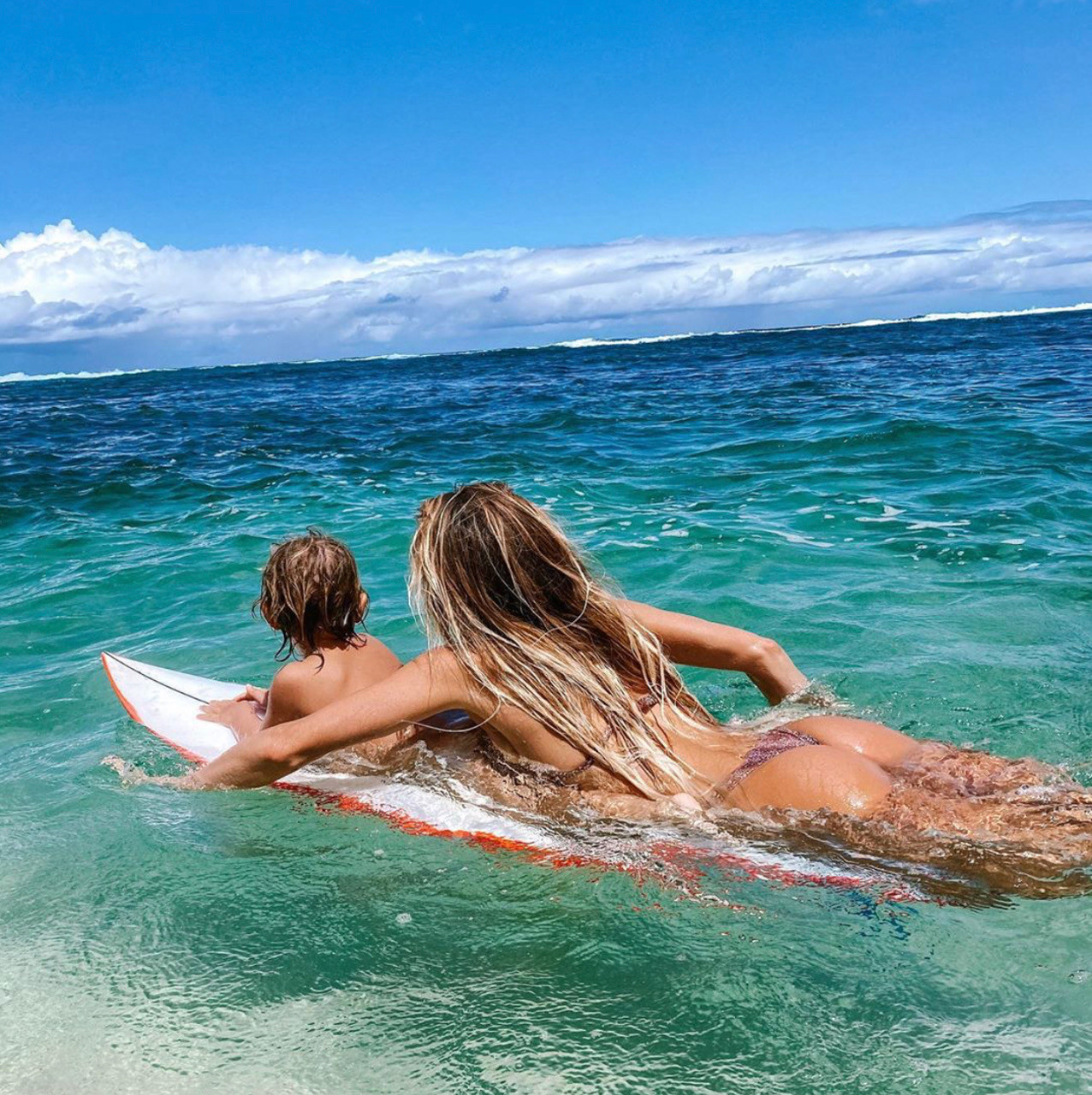 Ngắm “tuyệt tác” vòng 3 hoàn mỹ, gợi cảm của nữ vận động viên lướt ván “hot” nhất thế giới ảnh 9