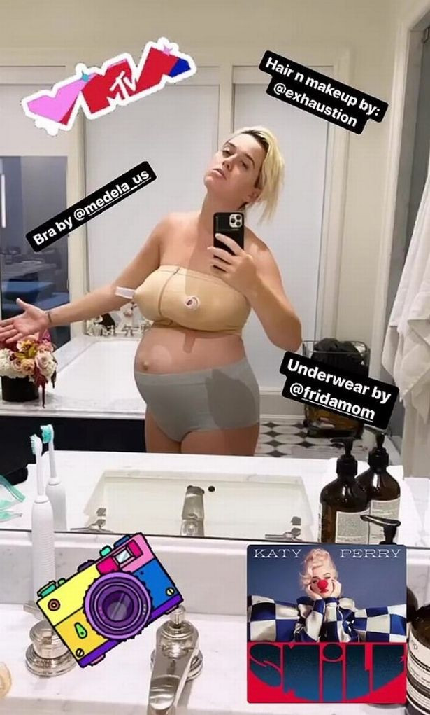Emma Roberts tiết lộ giới tính con đầu lòng, Katy Perry với trang phục lót sau sinh 5 ngày ảnh 12
