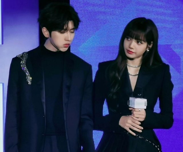 Cặp đôi siêu cấp quyền lực nhất showbiz, cực hạn đáng yêu, nếu “đẩy thuyền” thành công thì sẽ không có “đối thủ“ ảnh 10