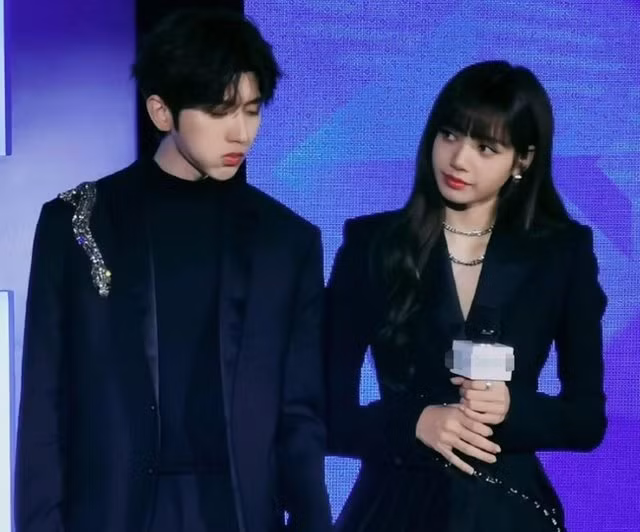 Cặp đôi siêu cấp quyền lực nhất showbiz, cực hạn đáng yêu, nếu “đẩy thuyền” thành công thì sẽ không có “đối thủ“ ảnh 10