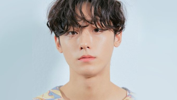 Những “siêu mỹ nam” thế hệ mới “hot” nhất của điện ảnh xứ Hàn năm 2020 ảnh 8