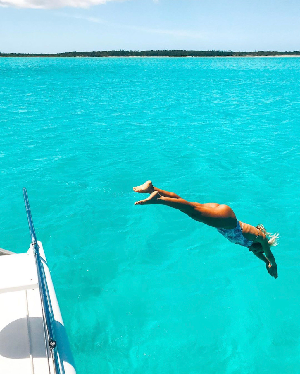 Ngắm “tuyệt tác” vòng 3 hoàn mỹ, gợi cảm của nữ vận động viên lướt ván “hot” nhất thế giới ảnh 18