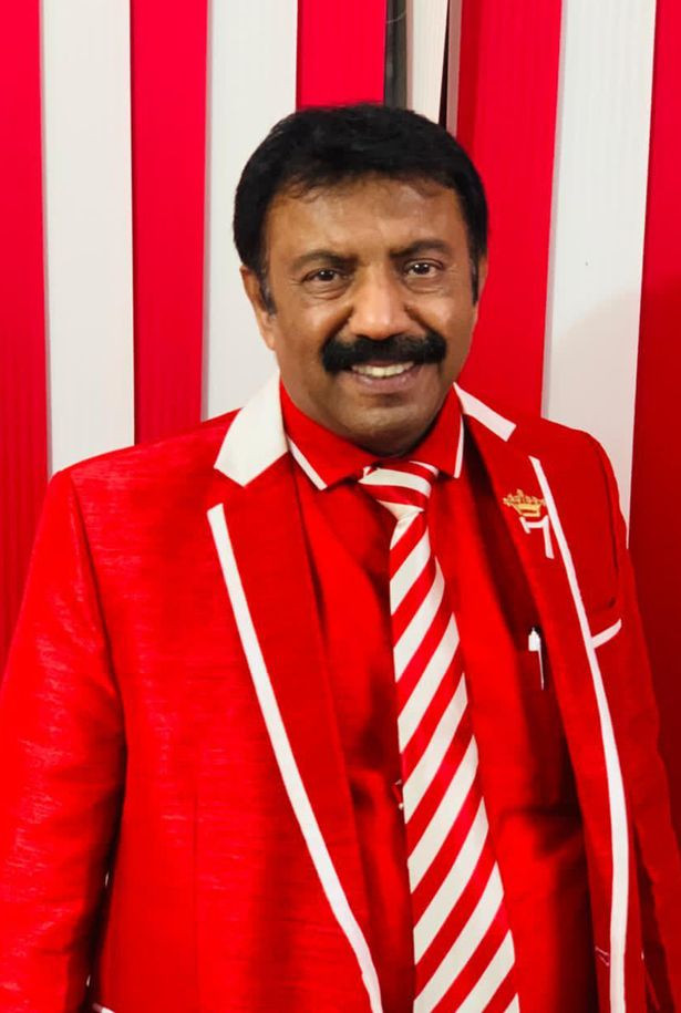 Gặp gỡ gia đình “đỏ-trắng” hiếm có nhất thế giới ảnh 5