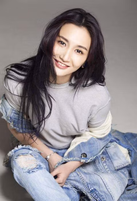 Showbiz châu Á 25/6: Lee Joon Gi tái xuất màn ảnh sau 2 năm vắng bóng với “Hoa Quỷ“ ảnh 9