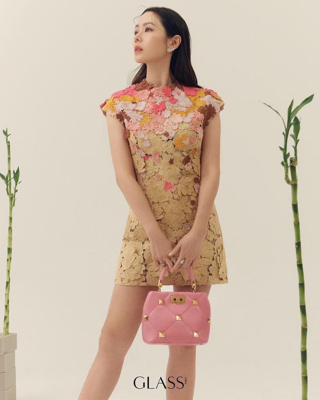 Son Ye Jin nhan sắc rạng ngời bên Hyun Bin nhưng lại bị netizens “soi” ra chi tiết kỳ lạ ảnh 5