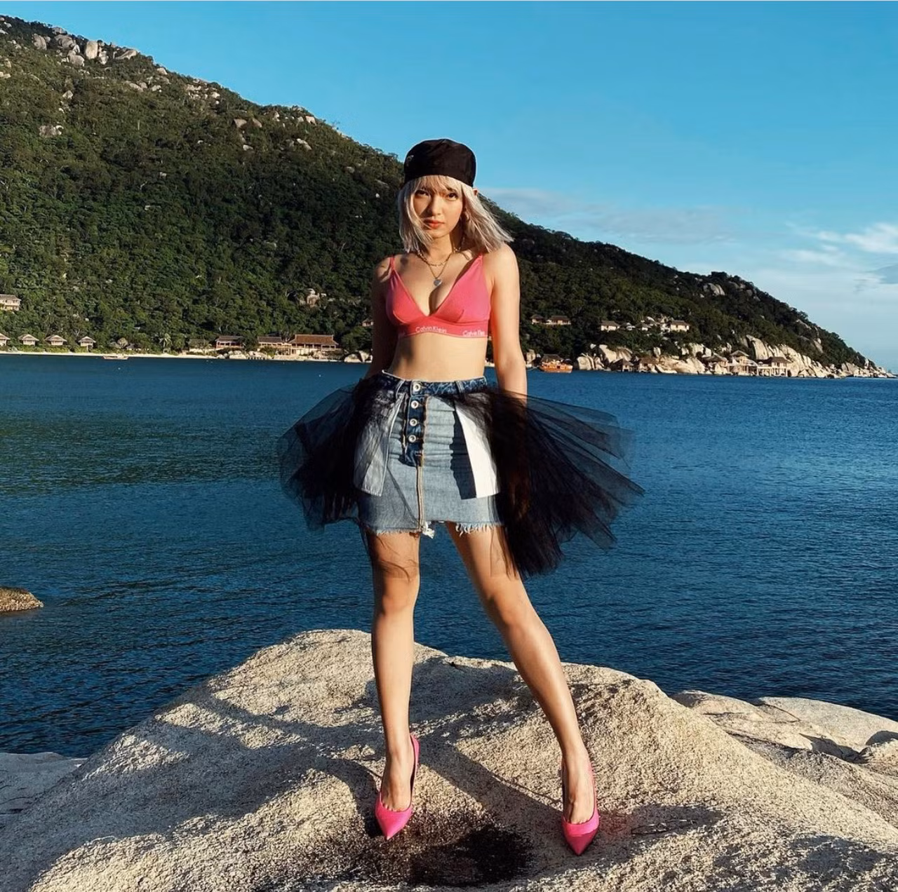 “Tứ đại mỹ nhân” quyến rũ bậc nhất Showbiz Việt 2020 ảnh 13
