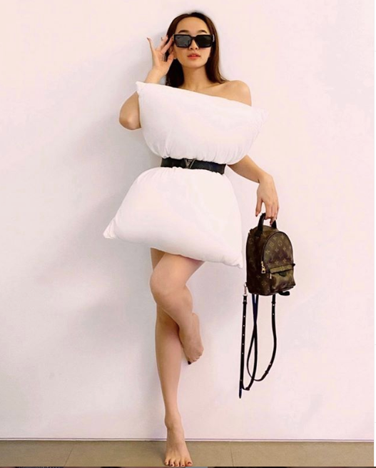 Hot girl 10X xinh như mộng gây &quot;giật mình&quot; vì ảnh thời &quot;ngố tàu&quot; da đen nhẻm, khó nhận ra - Ảnh 8.