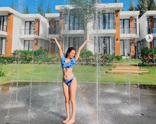 Hé lộ hình ảnh hồi bé của hot girl 10X xinh như mộng, khiến ai cũng sốc vì quá khác! ảnh 4