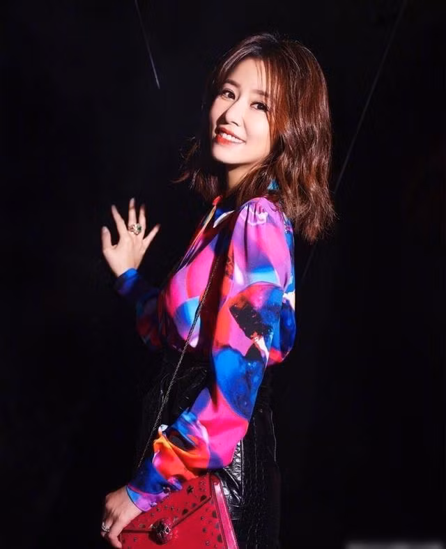 “Ngọc nữ” tuổi 40 Lâm Tâm Như xuất hiện gợi cảm cùng bộ tứ “Tân dòng sông ly biệt“ ảnh 8